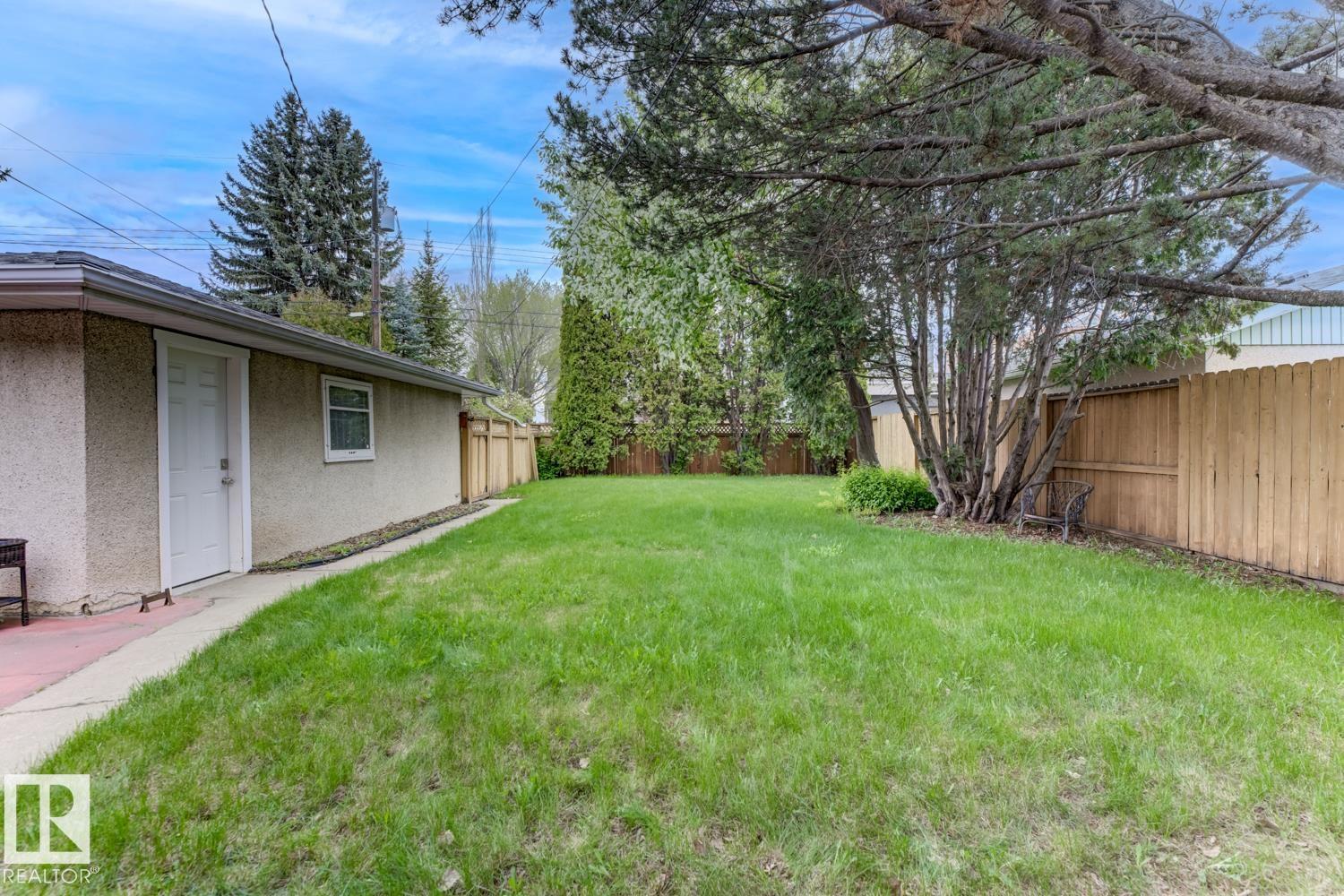 8754 STRATHEARN DR NW NW - 41