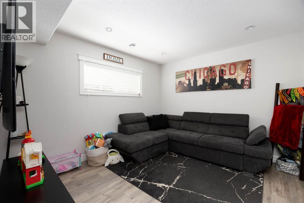 115 Athabasca Crescent - 25