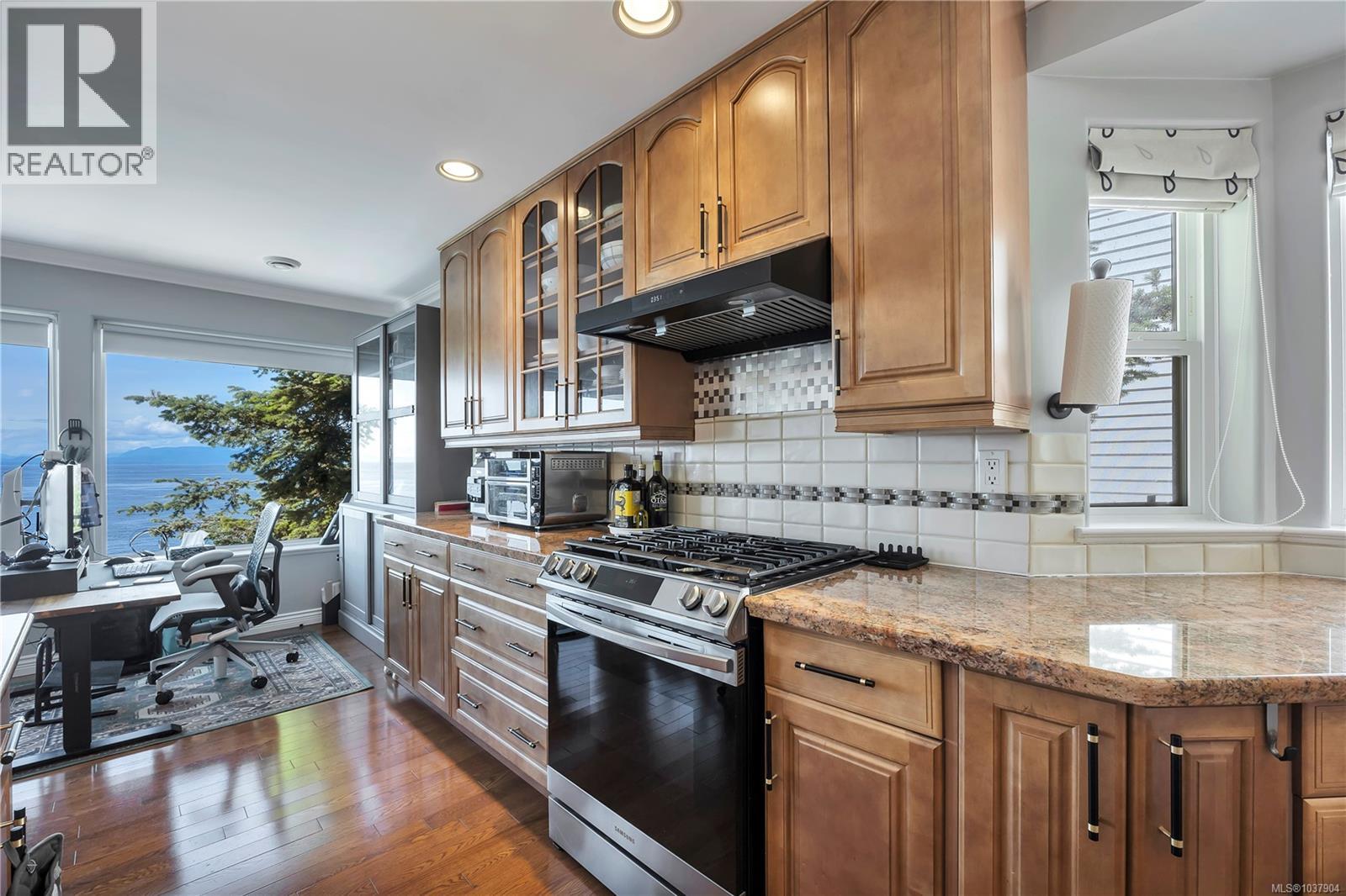 4914 Fillinger Cres - 12