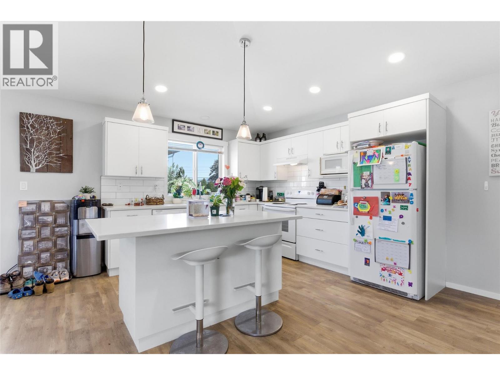 2611 GREENFIELD Avenue - 9