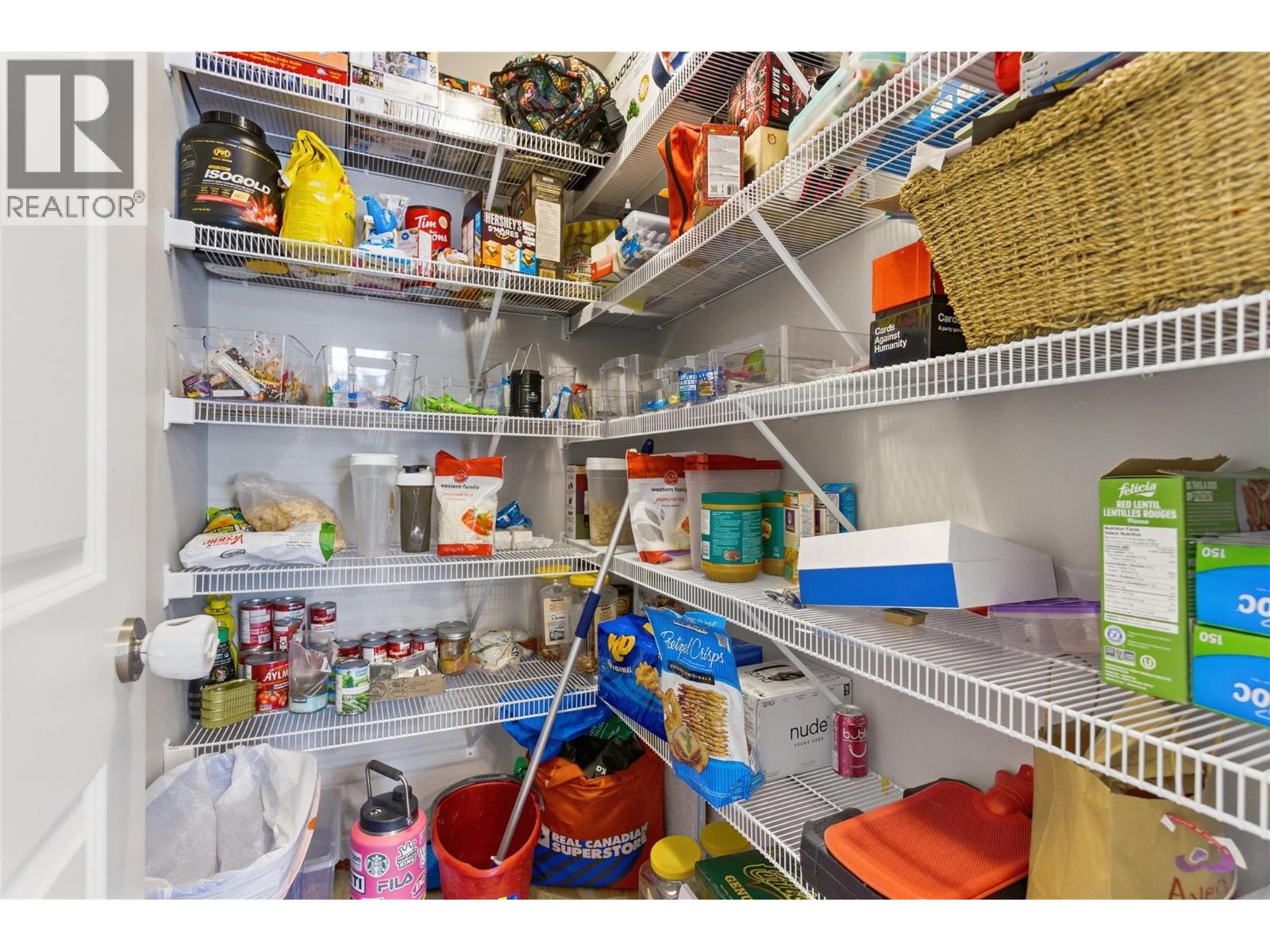 2611 GREENFIELD Avenue - 23