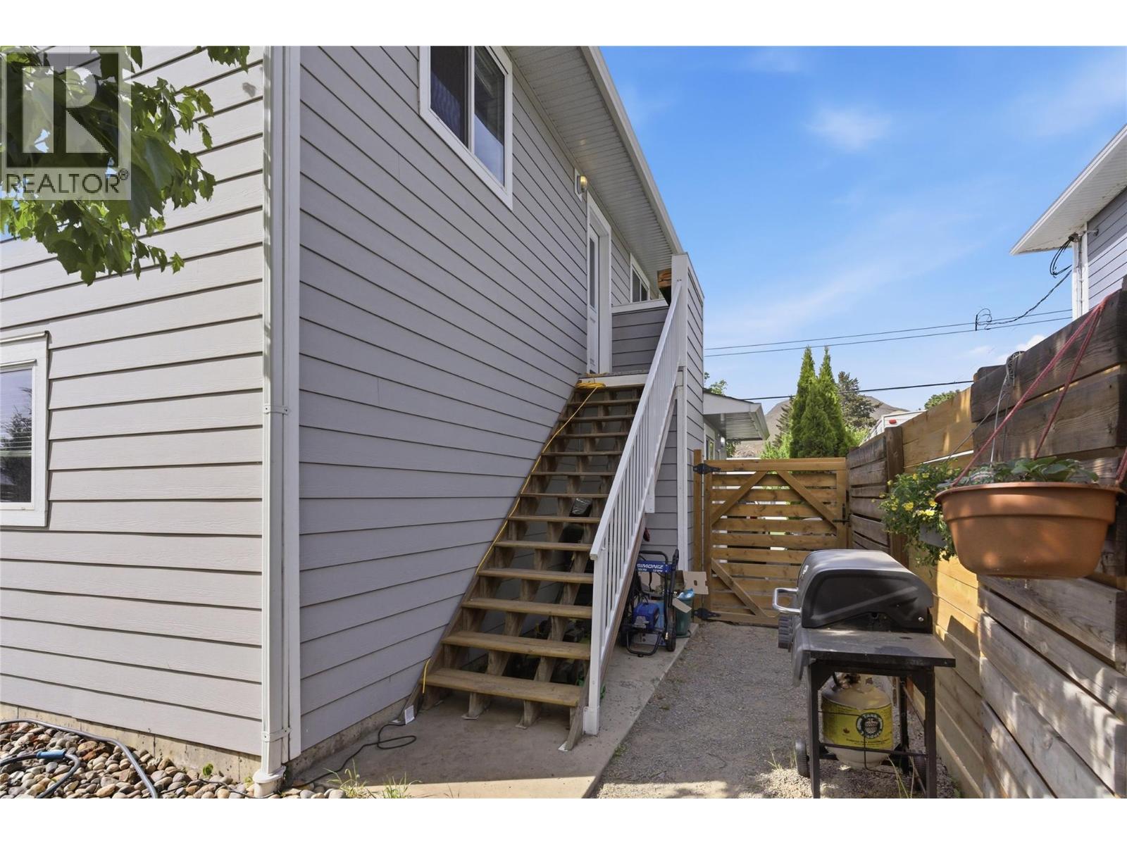 2611 GREENFIELD Avenue - 31