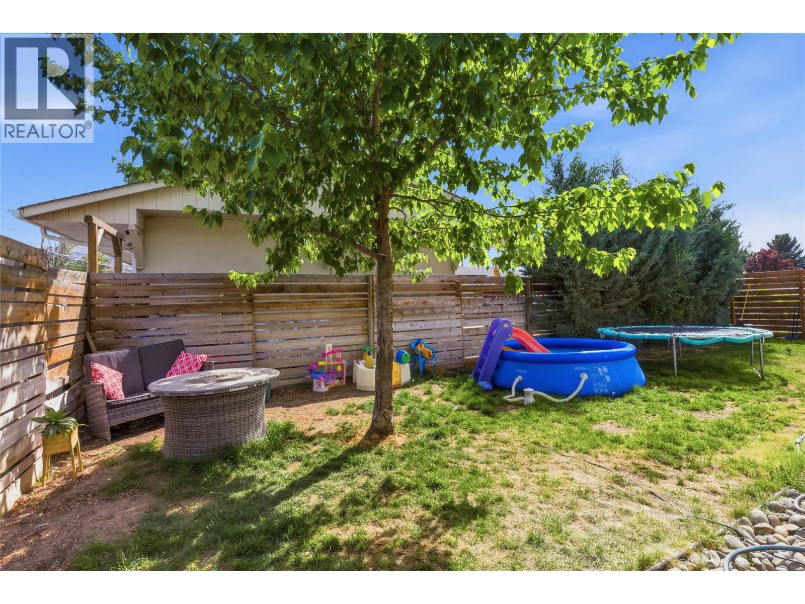 2611 GREENFIELD Avenue - 29