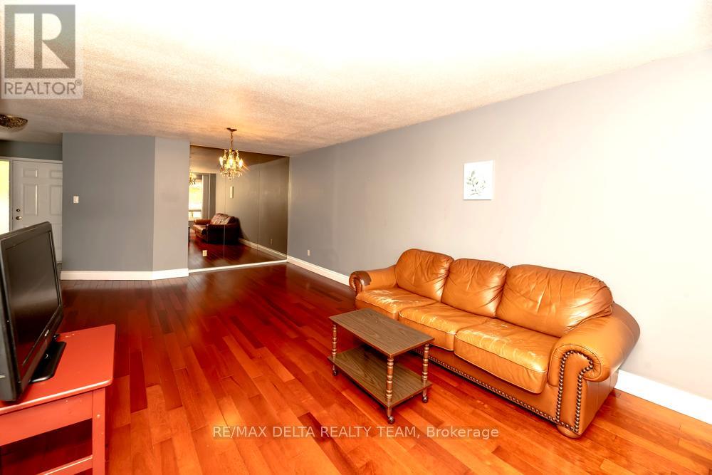 132 ACKLAM TERRACE W - 10