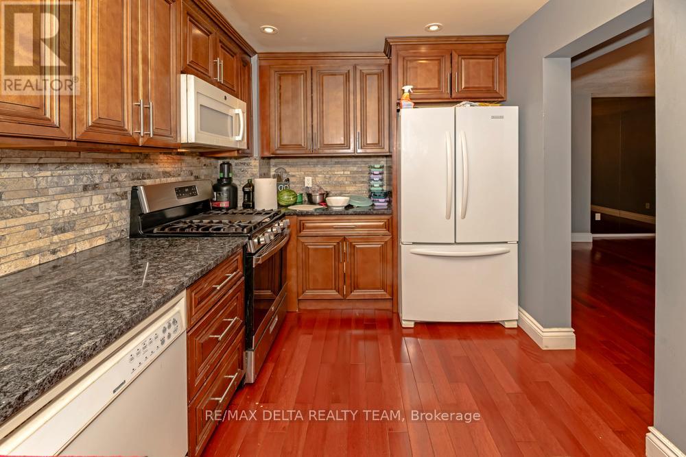 132 ACKLAM TERRACE W - 13