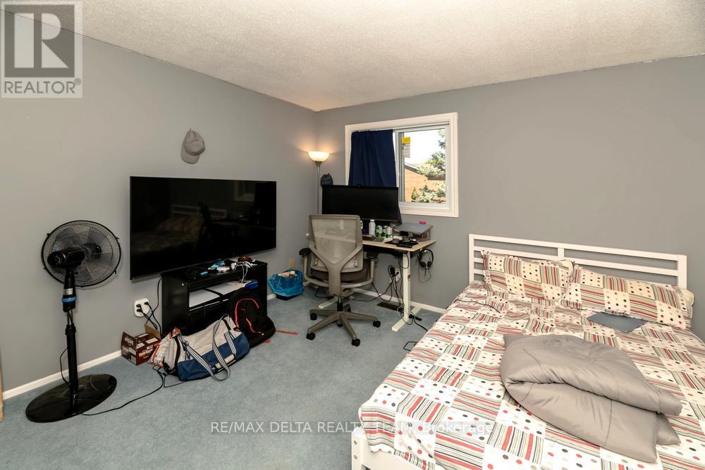132 ACKLAM TERRACE W - 26