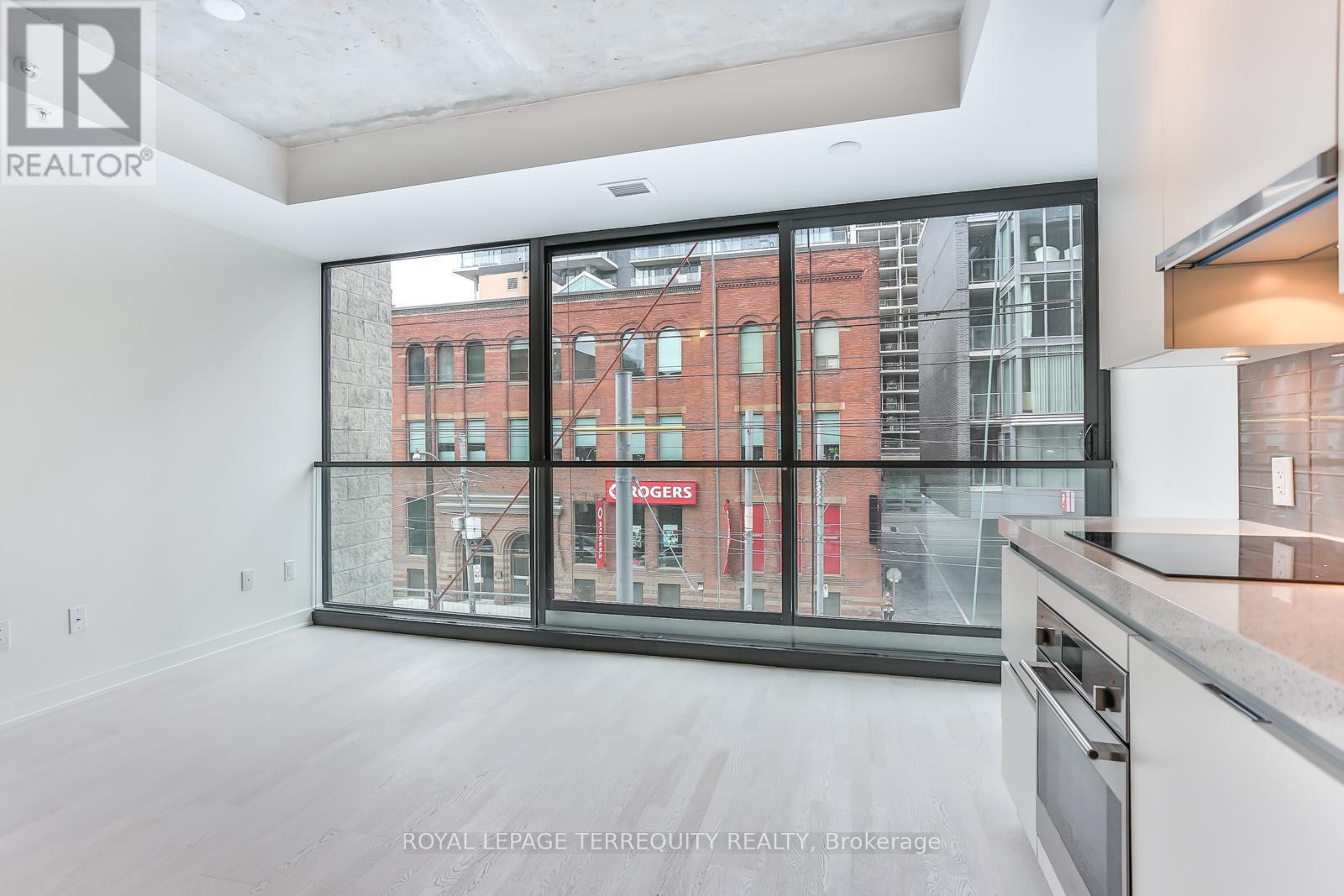 #215 629 KING STREET W - 8