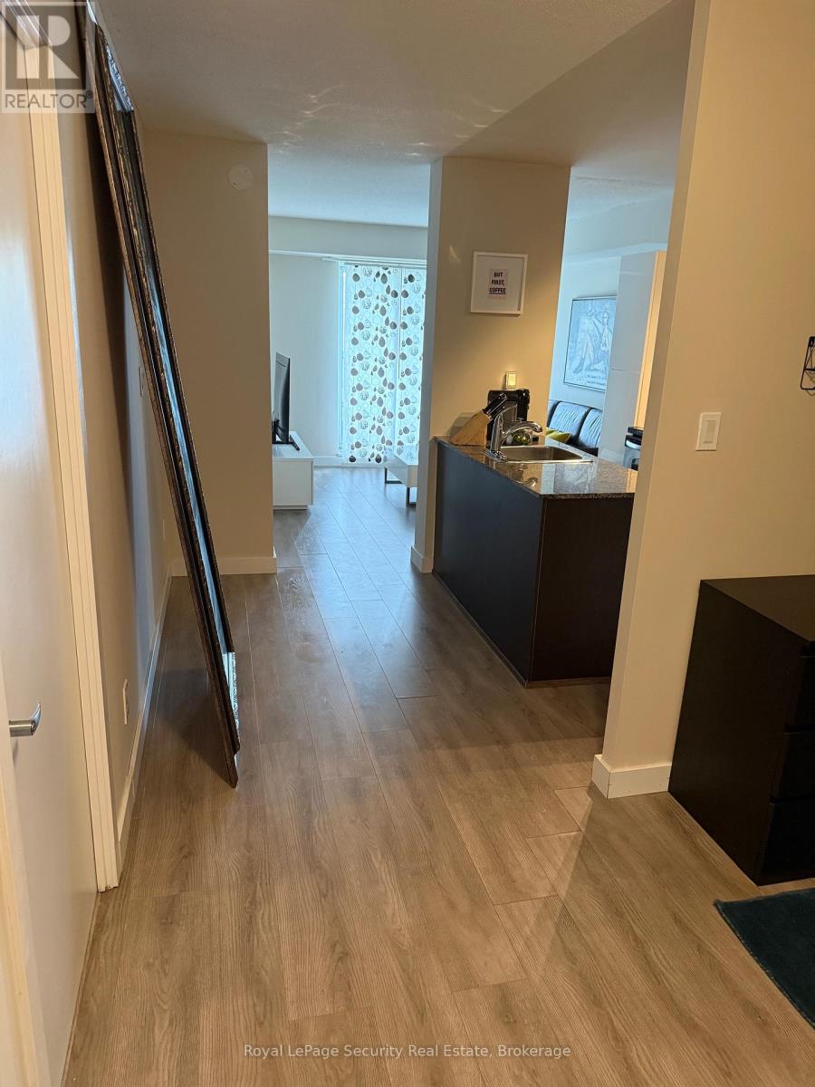 #310 801 SHEPPARD AVENUE - 3