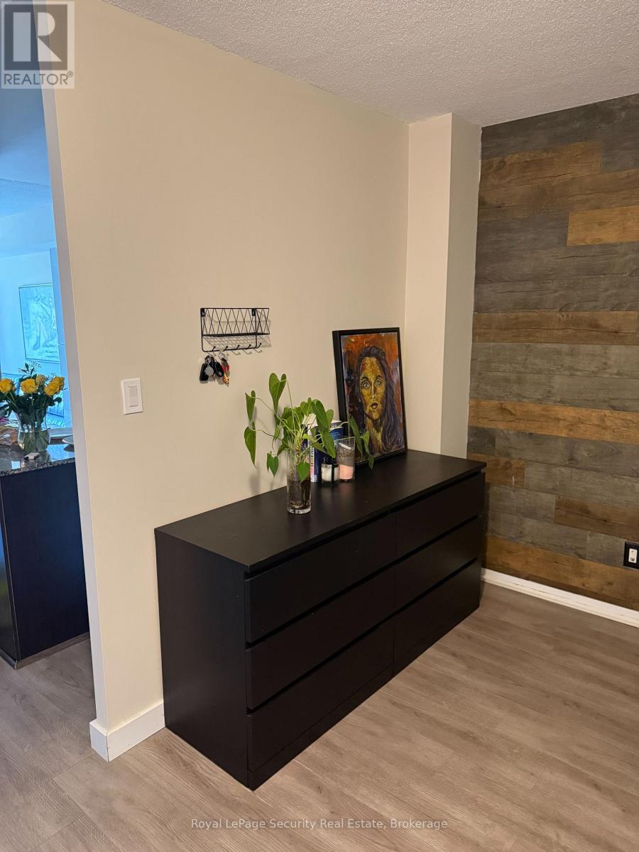 #310 801 SHEPPARD AVENUE - 6