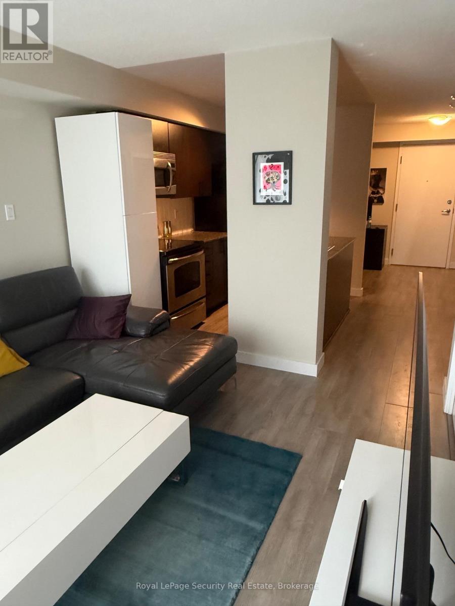 #310 801 SHEPPARD AVENUE - 4