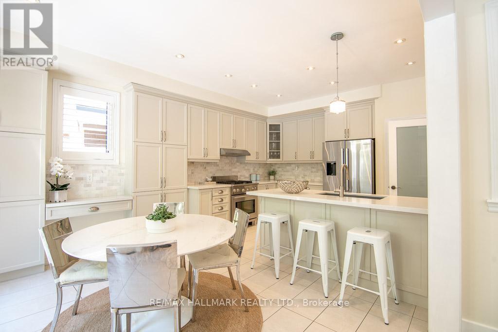 566 MAITLAND DRIVE - 11