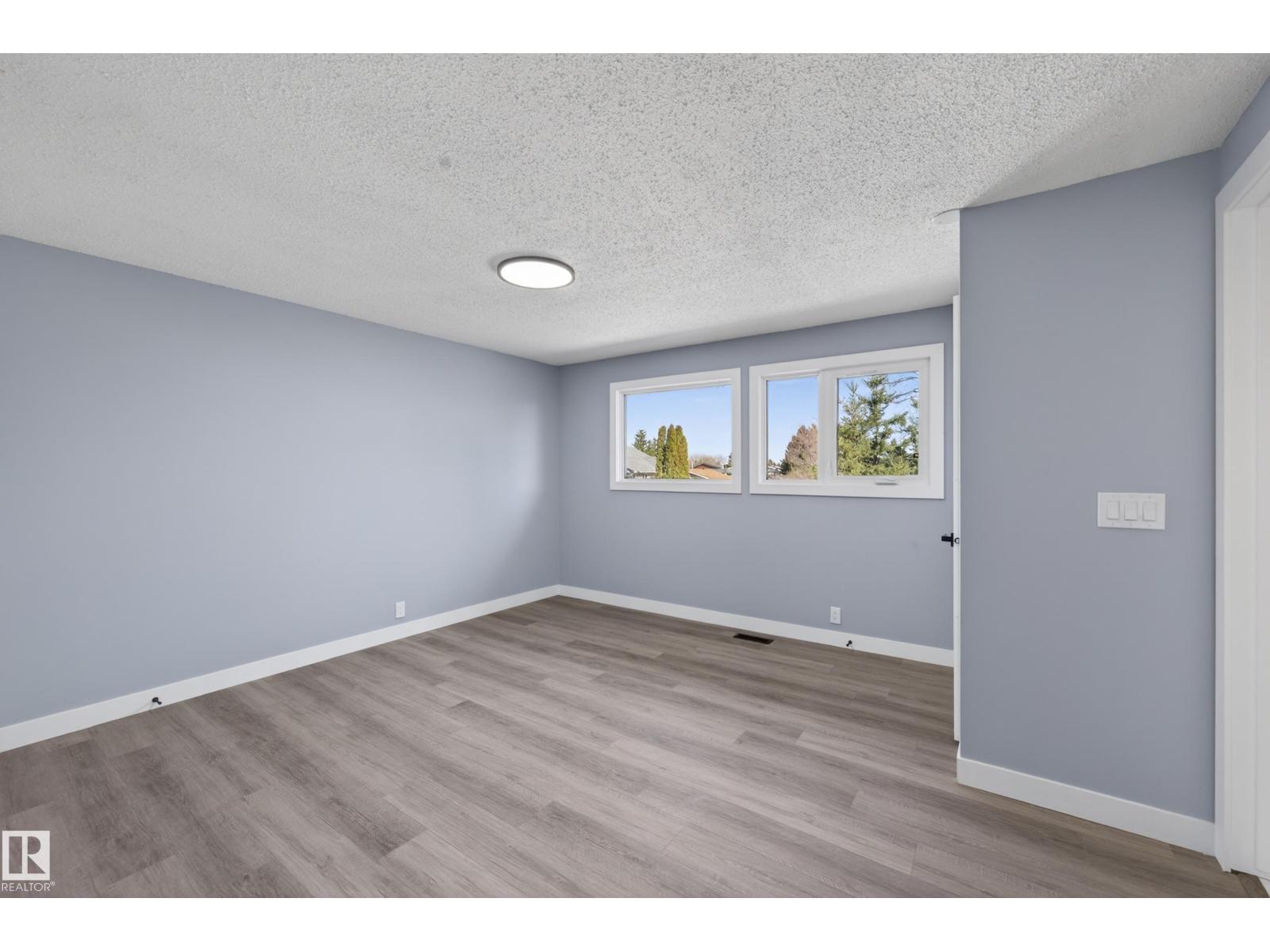 4312 41B ST - 44