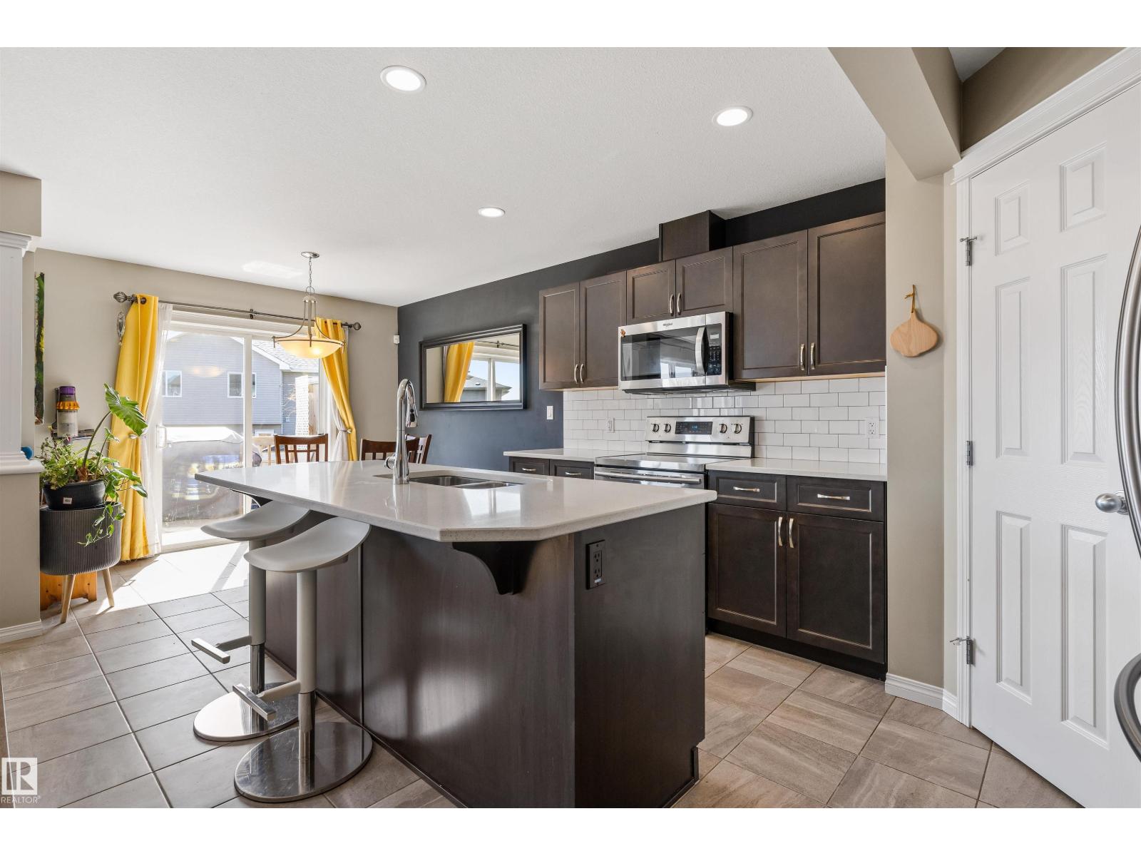 12827 207 ST NW - 4