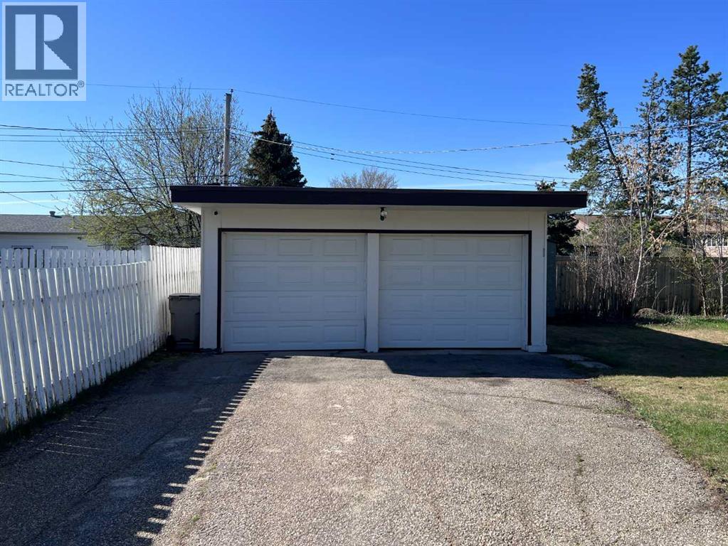 10405 109 Avenue - 36