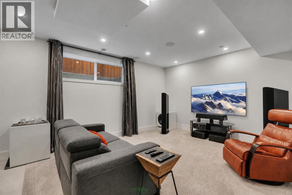 431 29 Avenue NW - 30