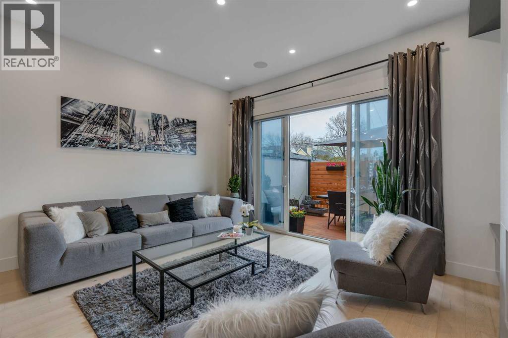 431 29 Avenue NW - 11