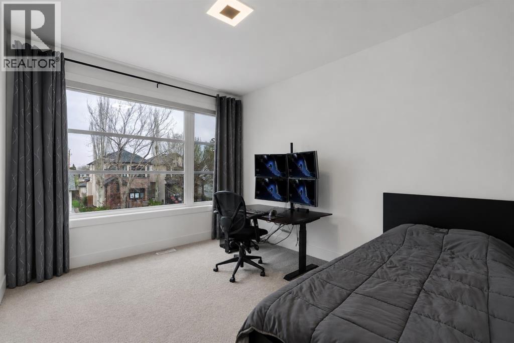 431 29 Avenue NW - 25