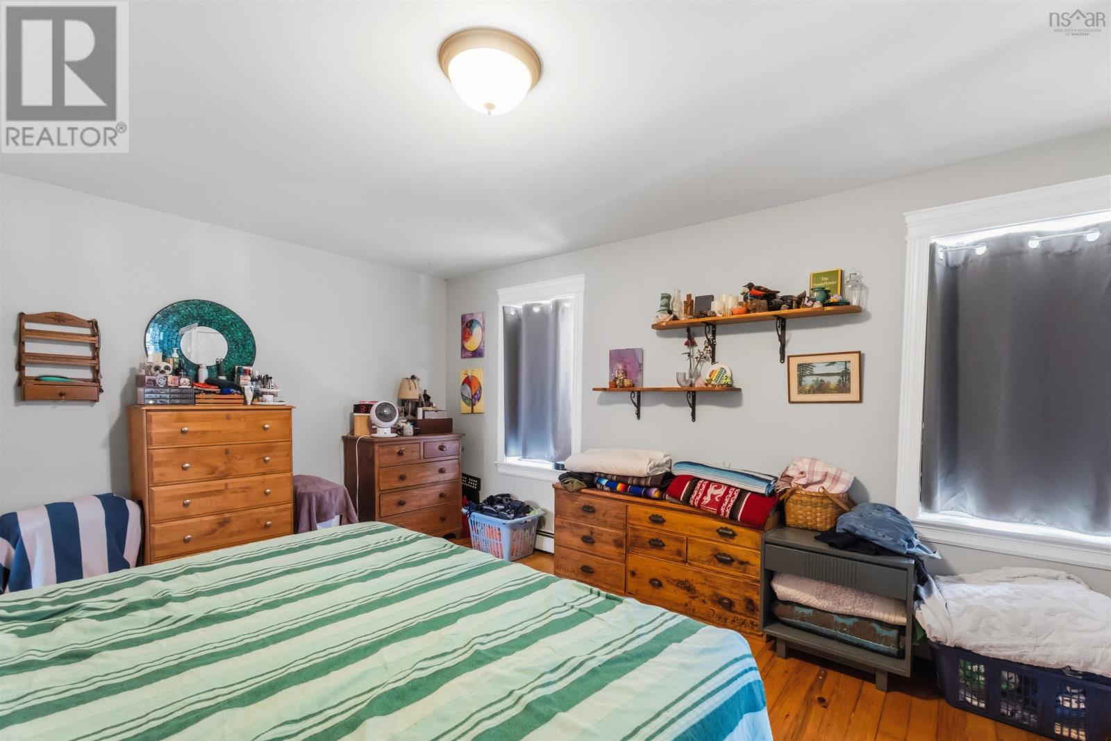 #32 Churchill Avenue - 12