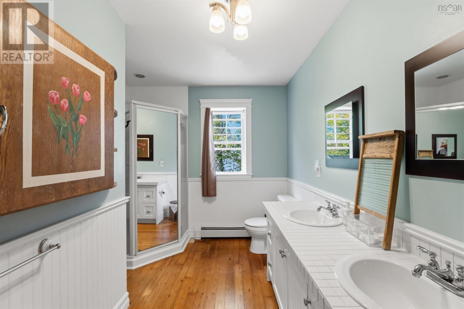 #32 Churchill Avenue - 14