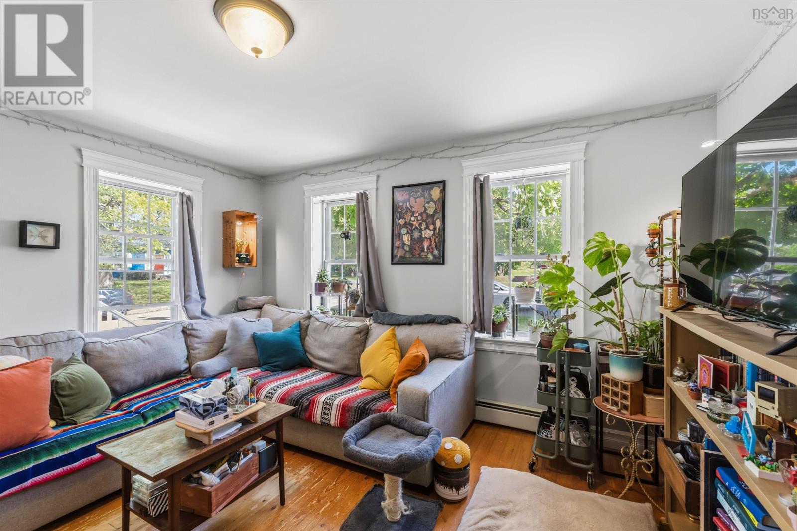 #32 Churchill Avenue - 5