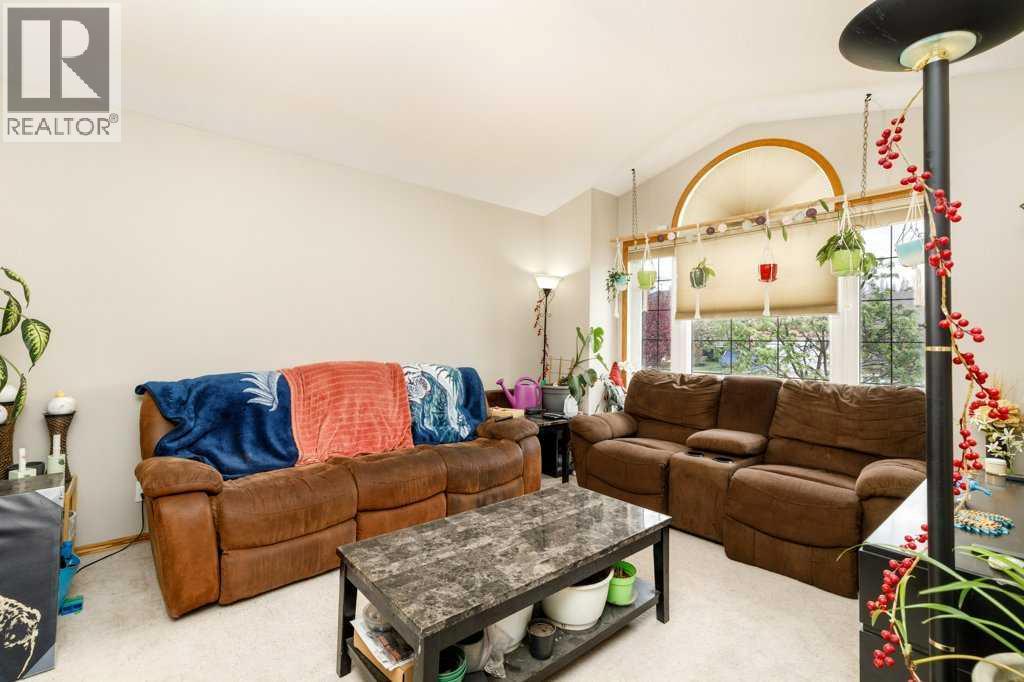 6 Densmore Crescent - 3
