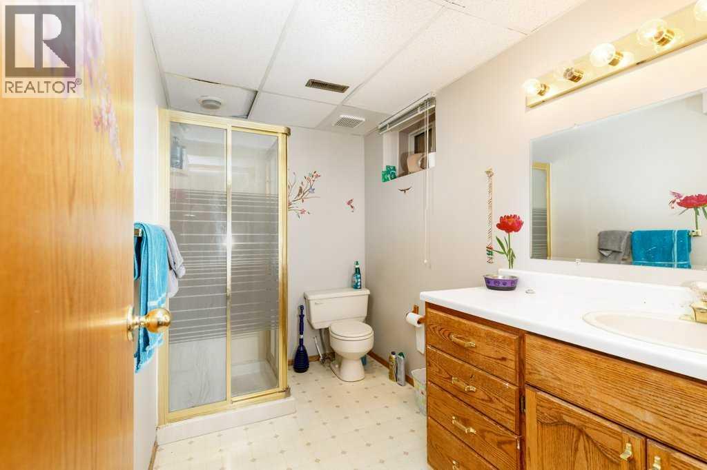 6 Densmore Crescent - 23