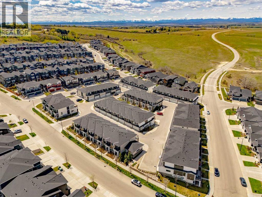 212 Crestbrook Common SW - 44