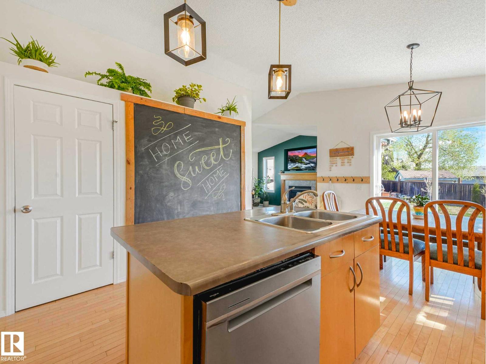 3608 130 AV NW - 5