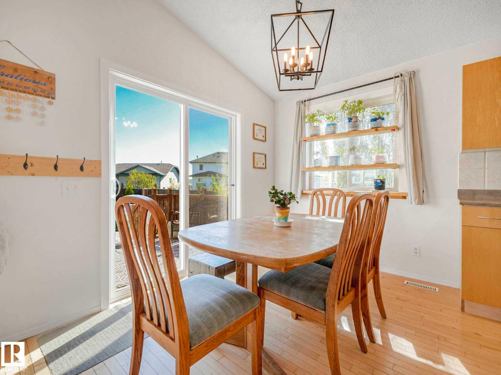 3608 130 AV NW - 11
