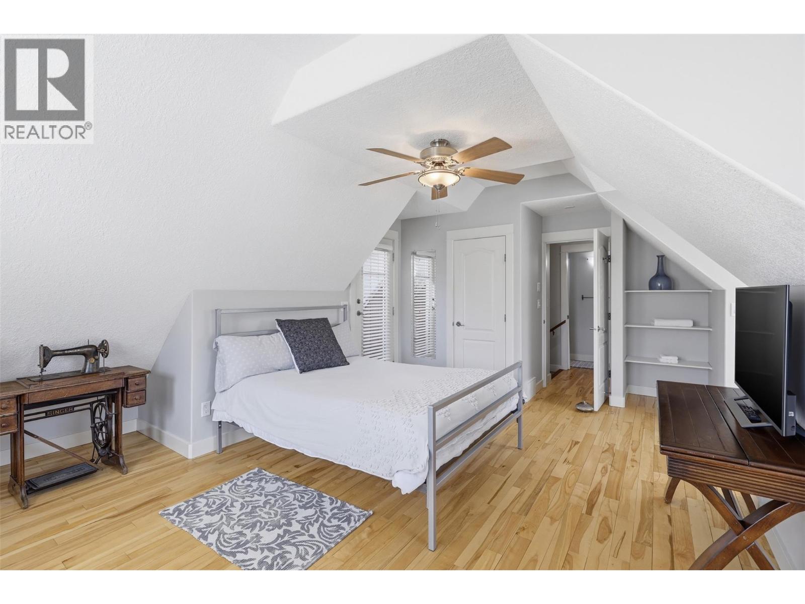 662 HARRINGTON Road - 44
