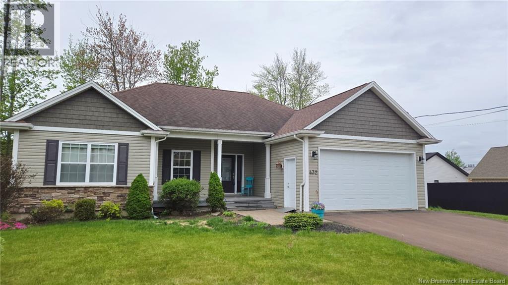 432 Belliveau Street - 1