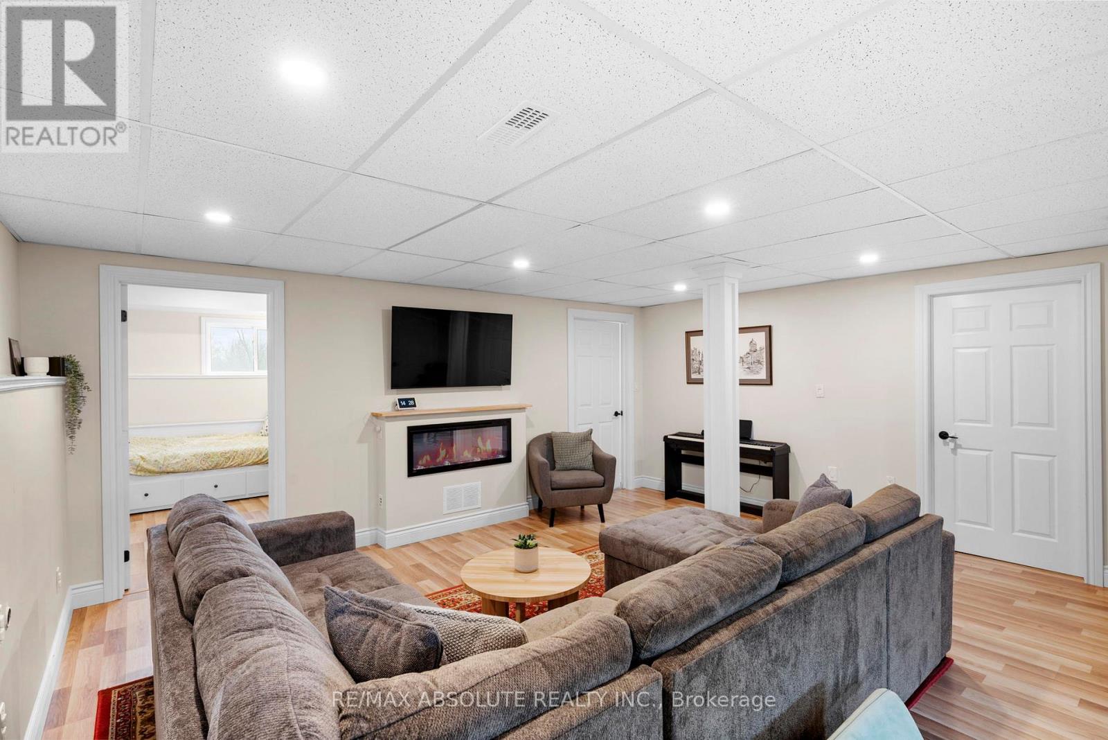 1877 RUSSETT DRIVE - 17