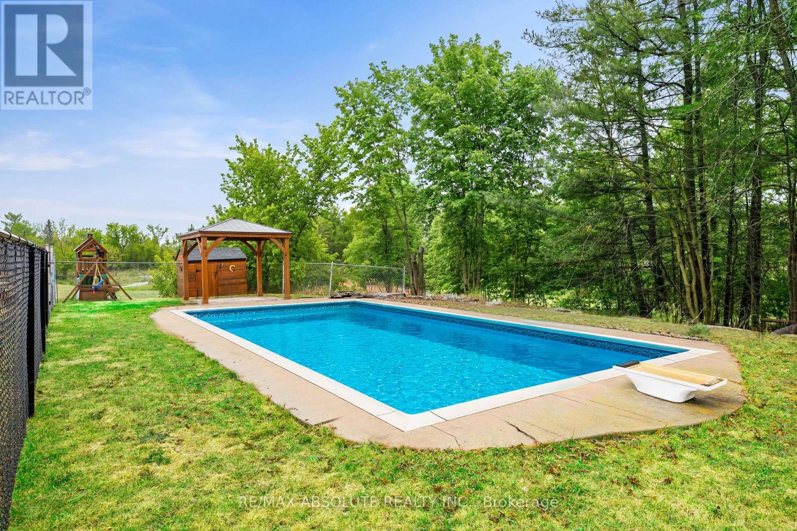 1877 RUSSETT DRIVE - 24