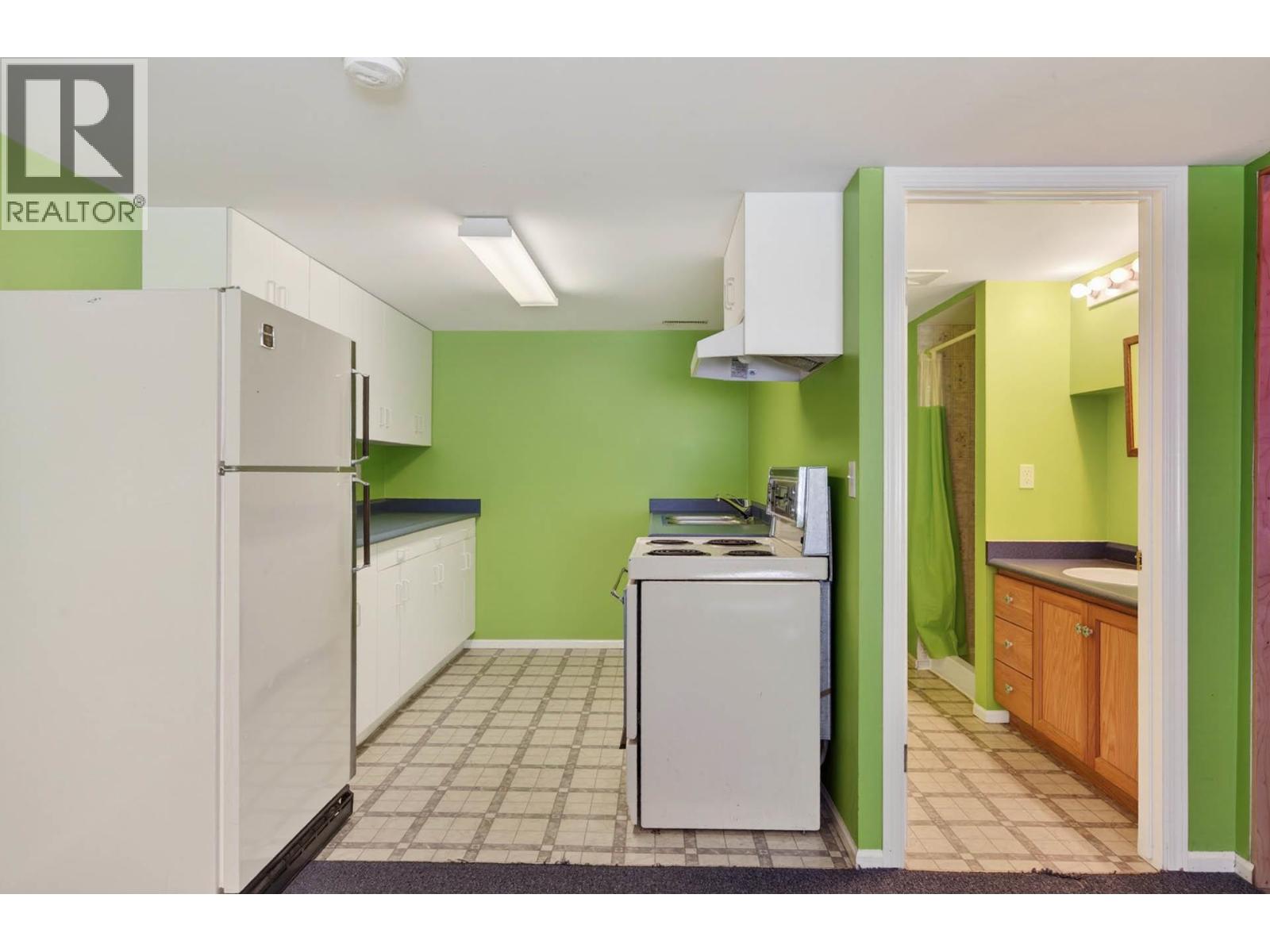 2635 Nechako Drive - 36