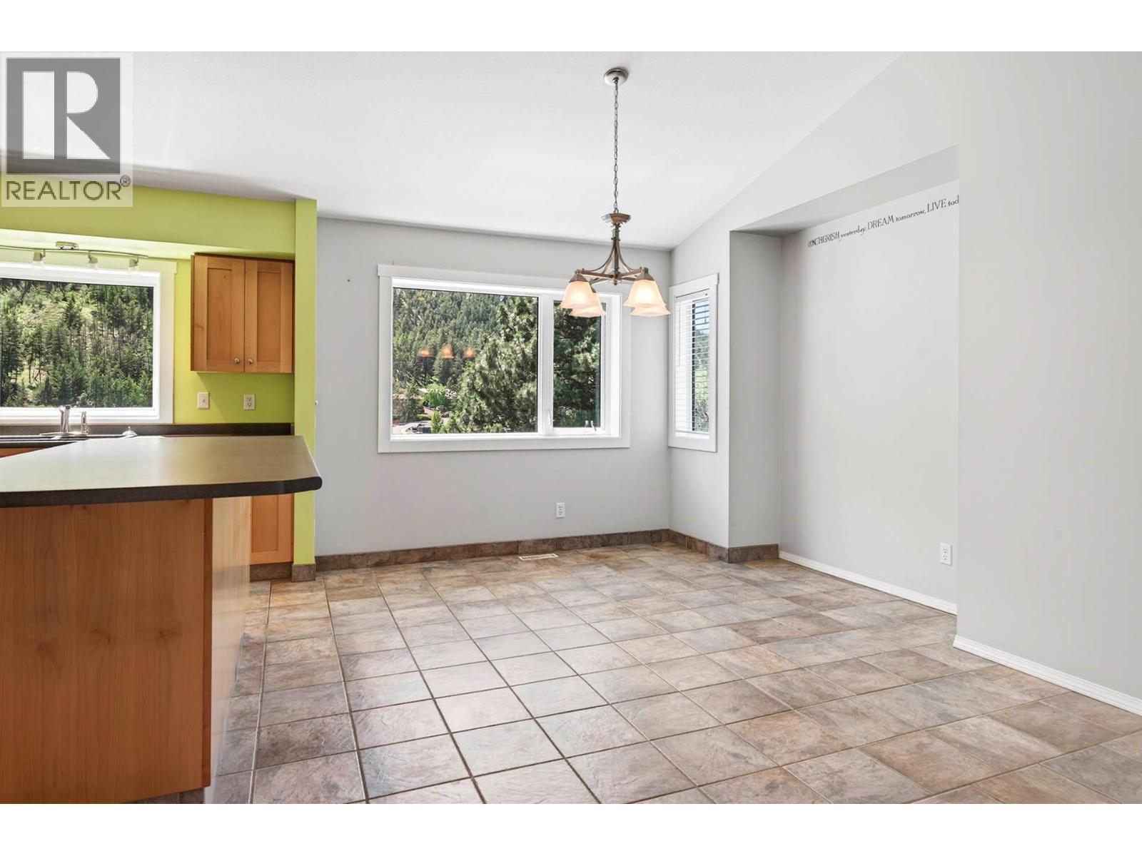2635 Nechako Drive - 14