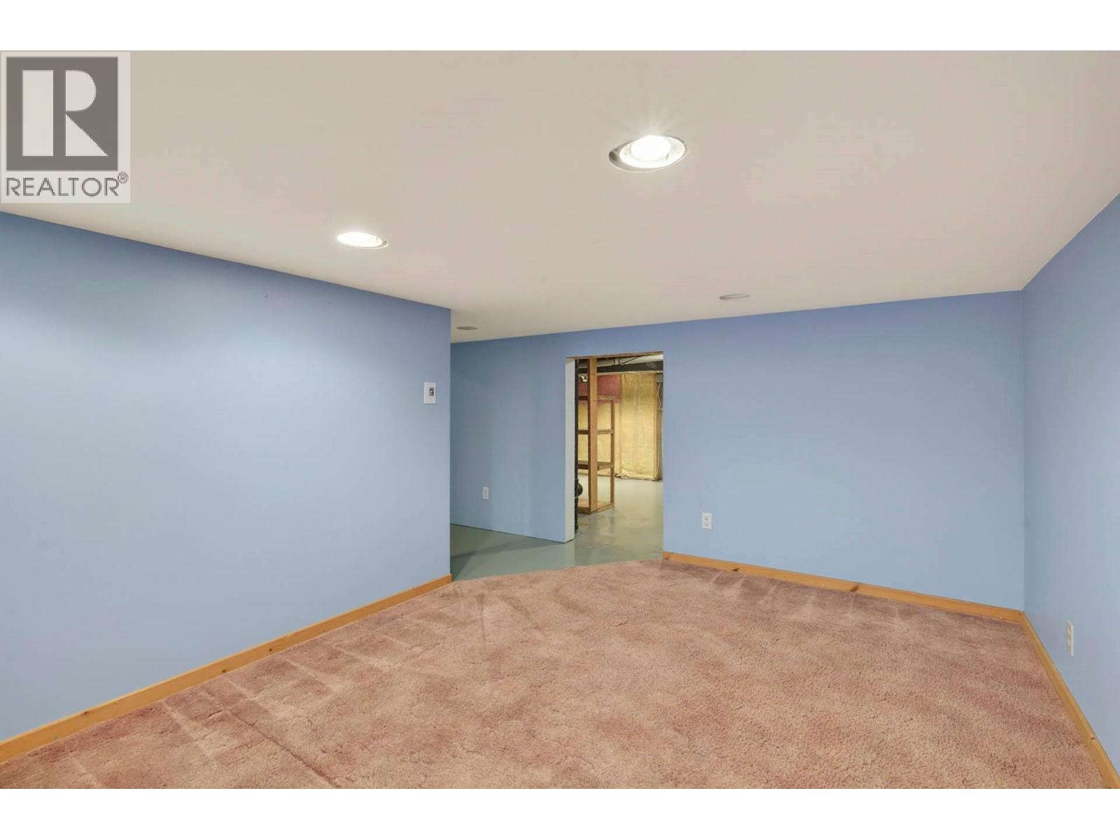 2635 Nechako Drive - 40