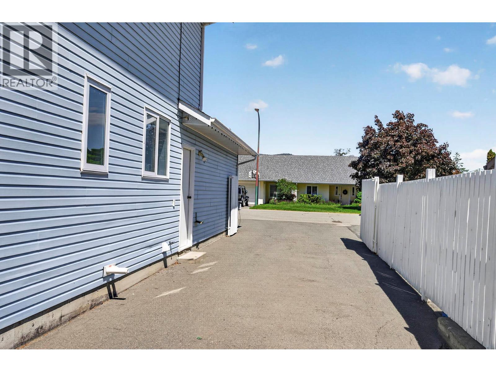 2635 Nechako Drive - 48