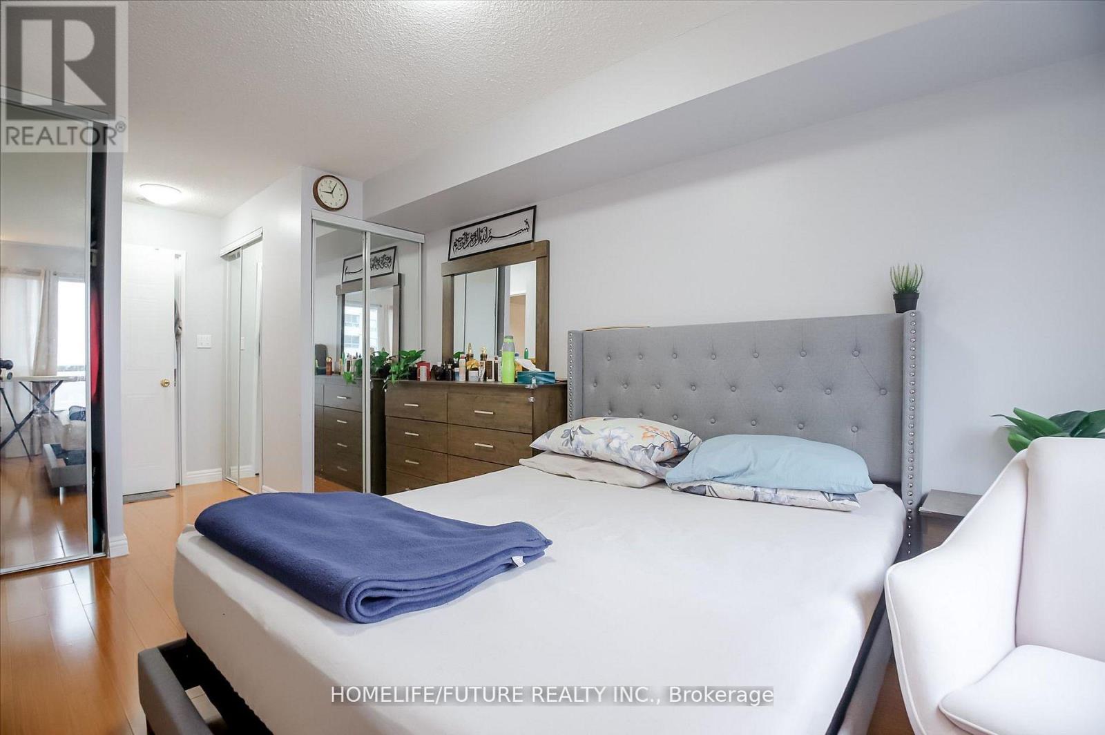#816 2550 LAWRENCE AVENUE E - 19