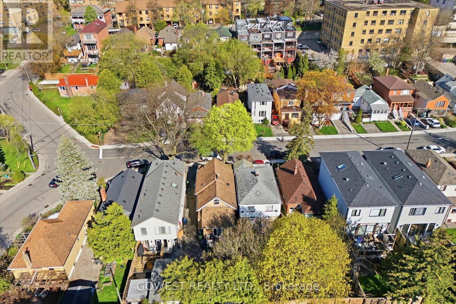 60 WARREN CRESCENT - 6