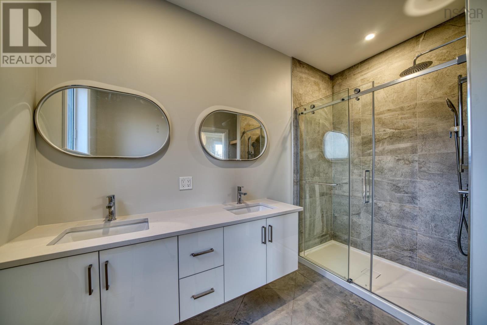 17 Soleil Crescent - 35