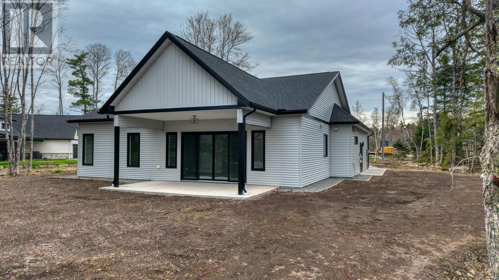 17 Soleil Crescent - Image 3