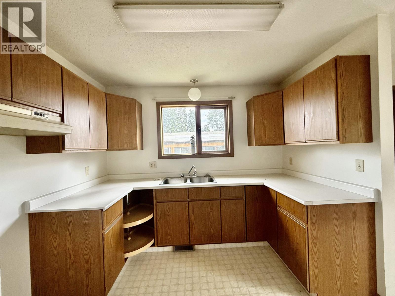 4086 FOURTH AVENUE - 4