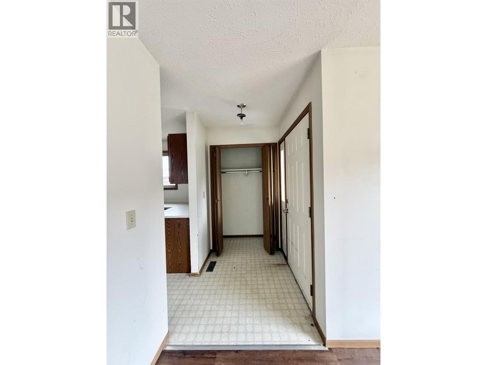 4086 FOURTH AVENUE - 9