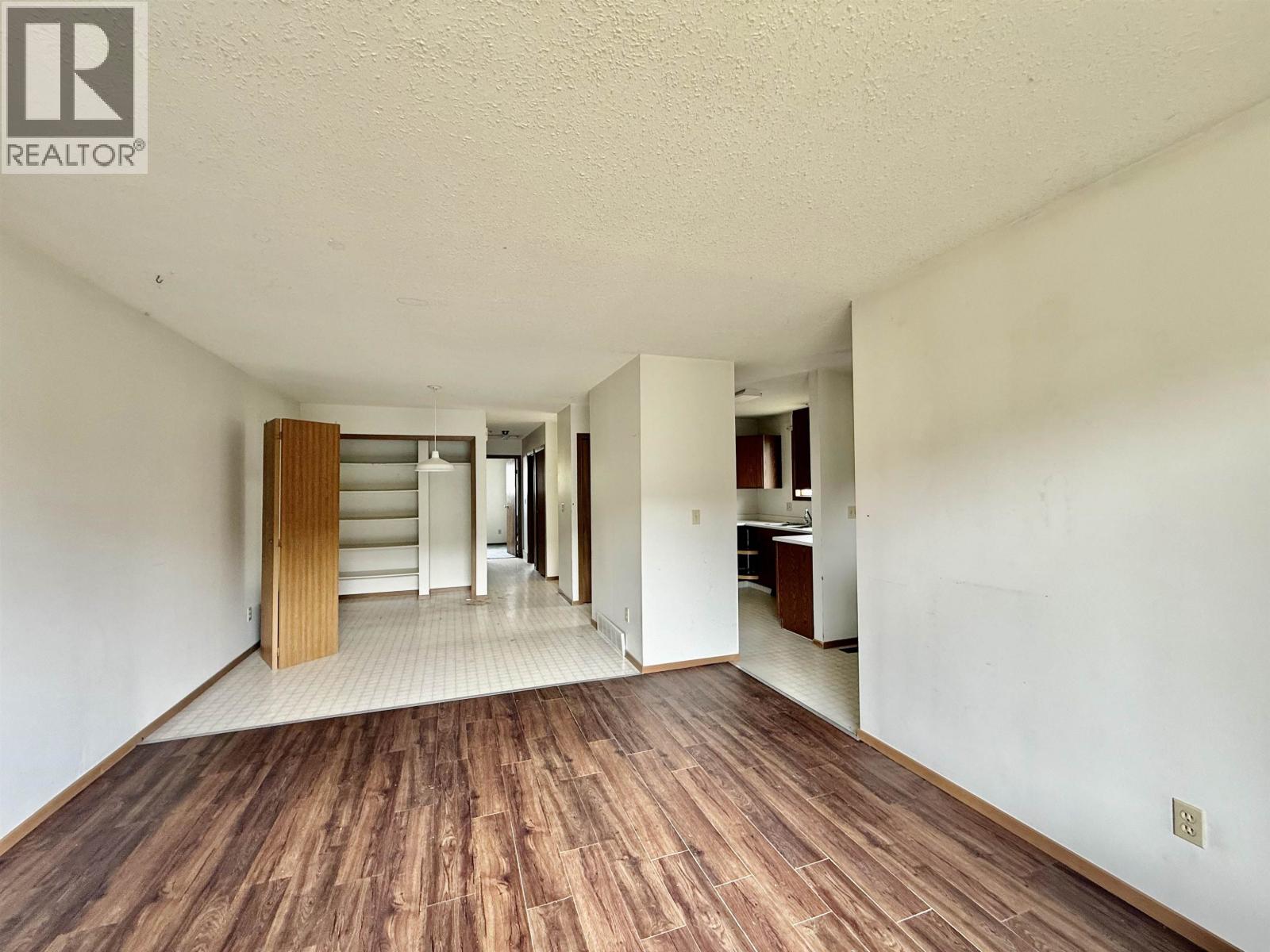 4086 FOURTH AVENUE - 8