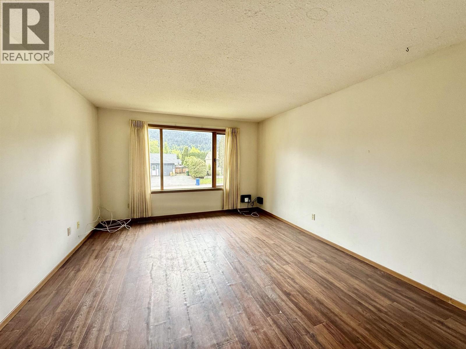 4086 FOURTH AVENUE - 6