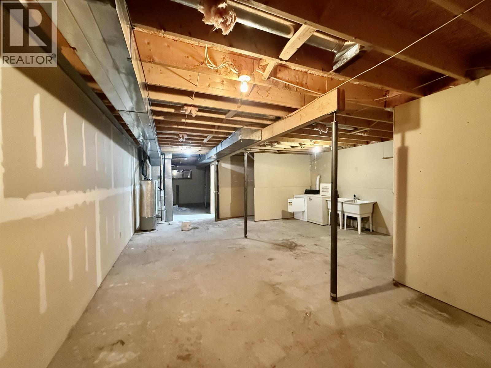 4086 FOURTH AVENUE - 13