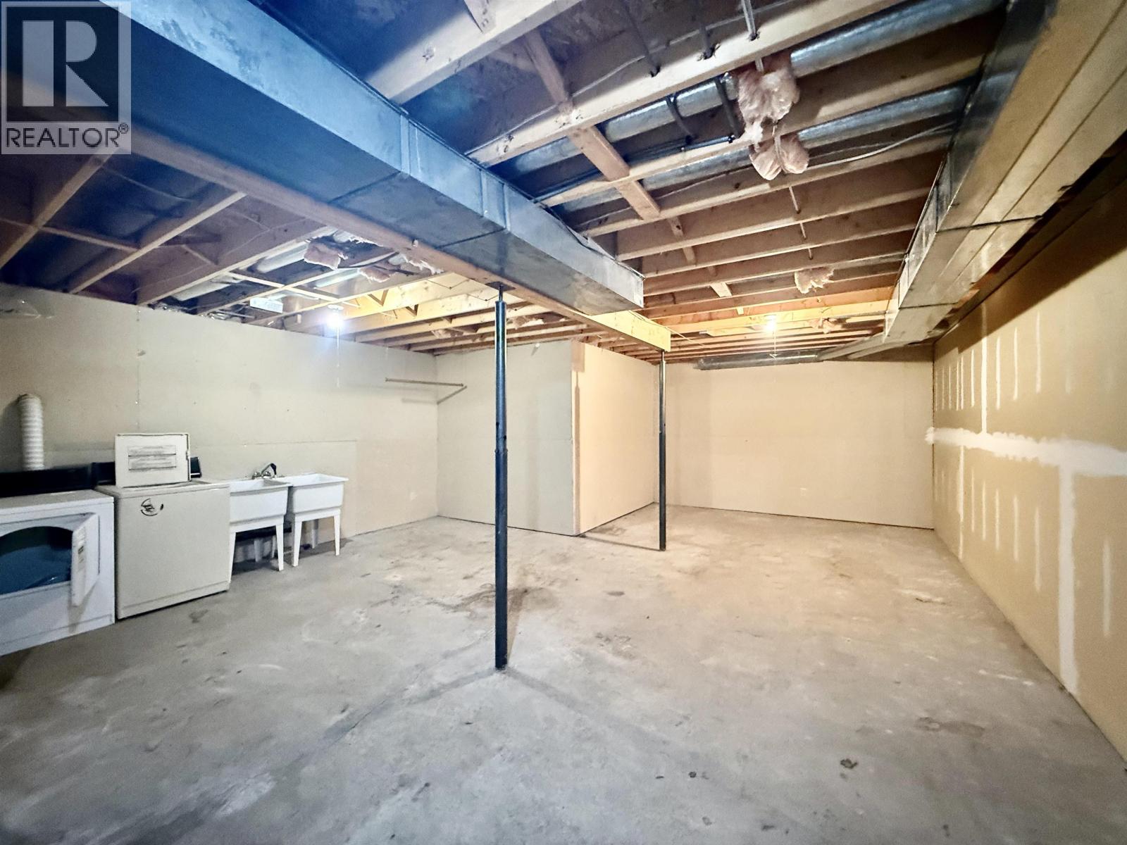4086 FOURTH AVENUE - 12