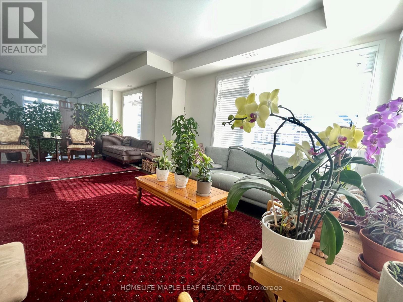325 VETERANS DRIVE - Image 3