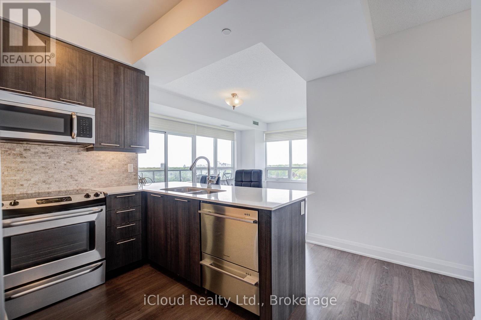 25 FONTENAY COURT - 12