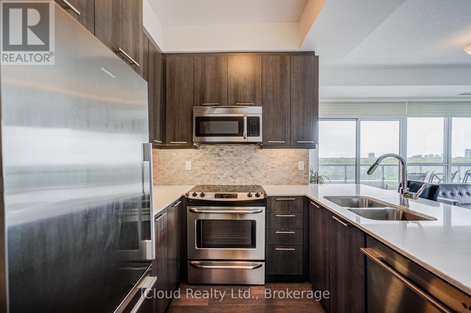 25 FONTENAY COURT - 13